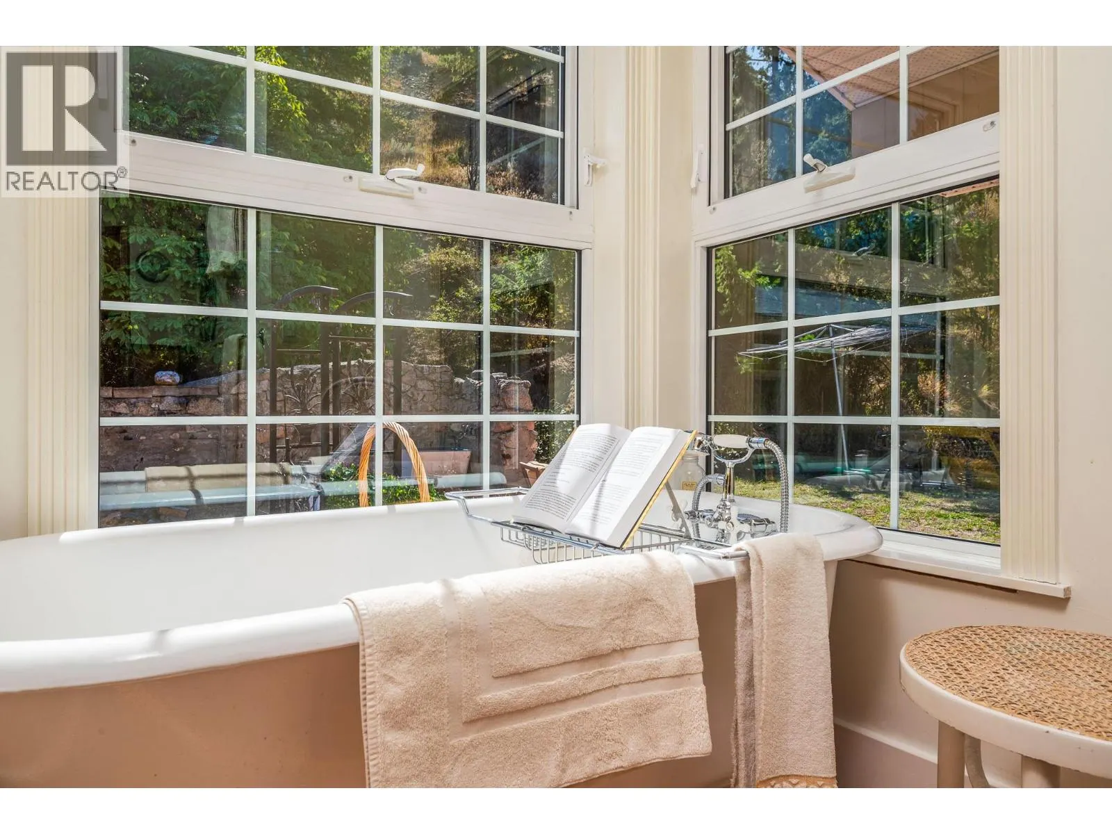 7848 Okanagan Landing Bench Road