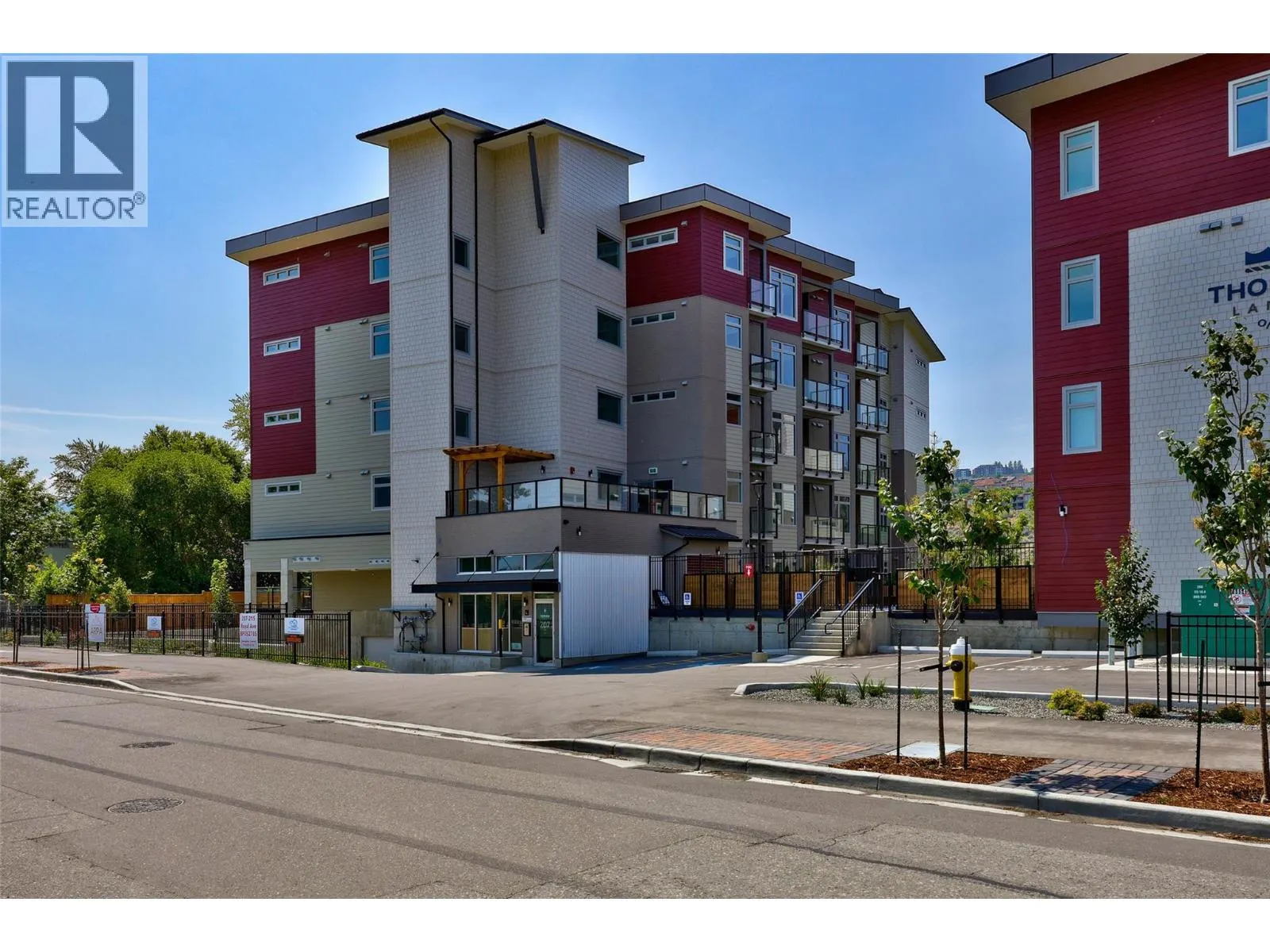 207/215 Royal Avenue