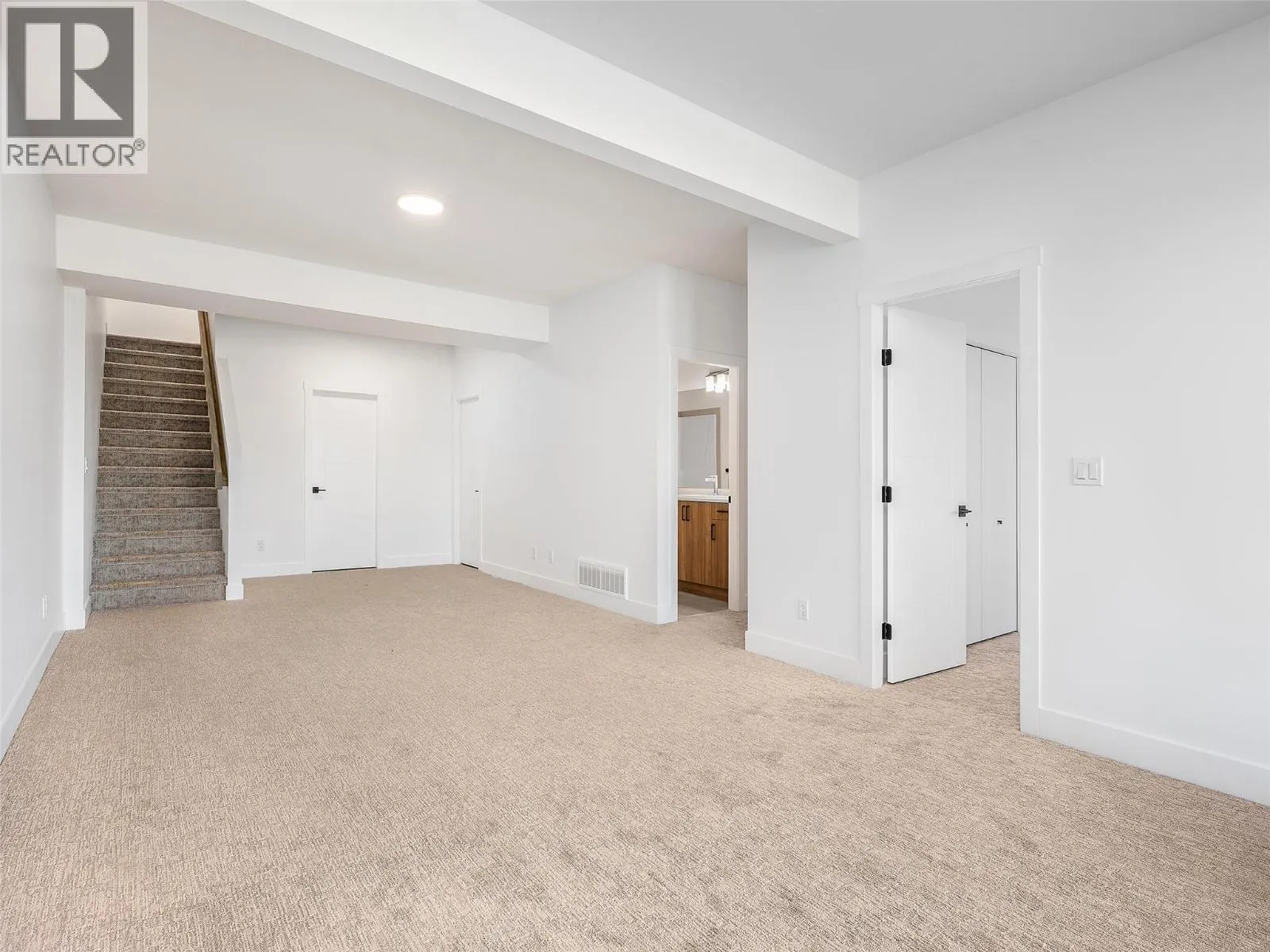 7735 OKANAGAN HILLS Boulevard Unit# 66