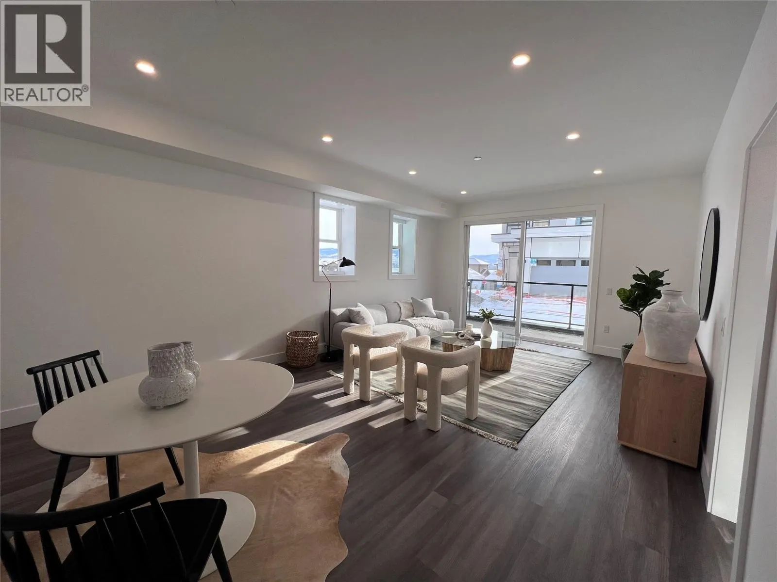 2100 CAMPBELL Road Unit# 170
