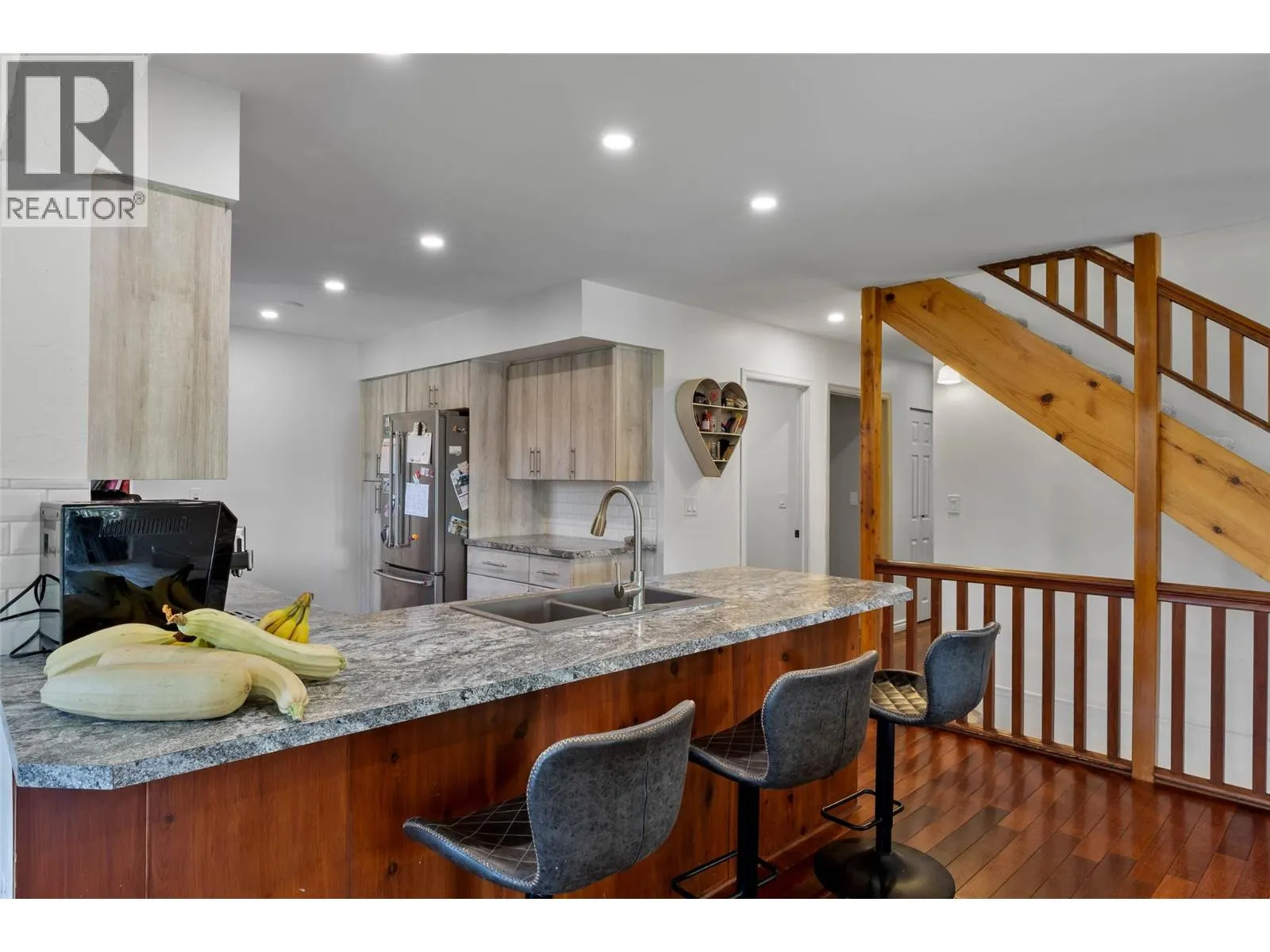 3060 MAQUINNA Road