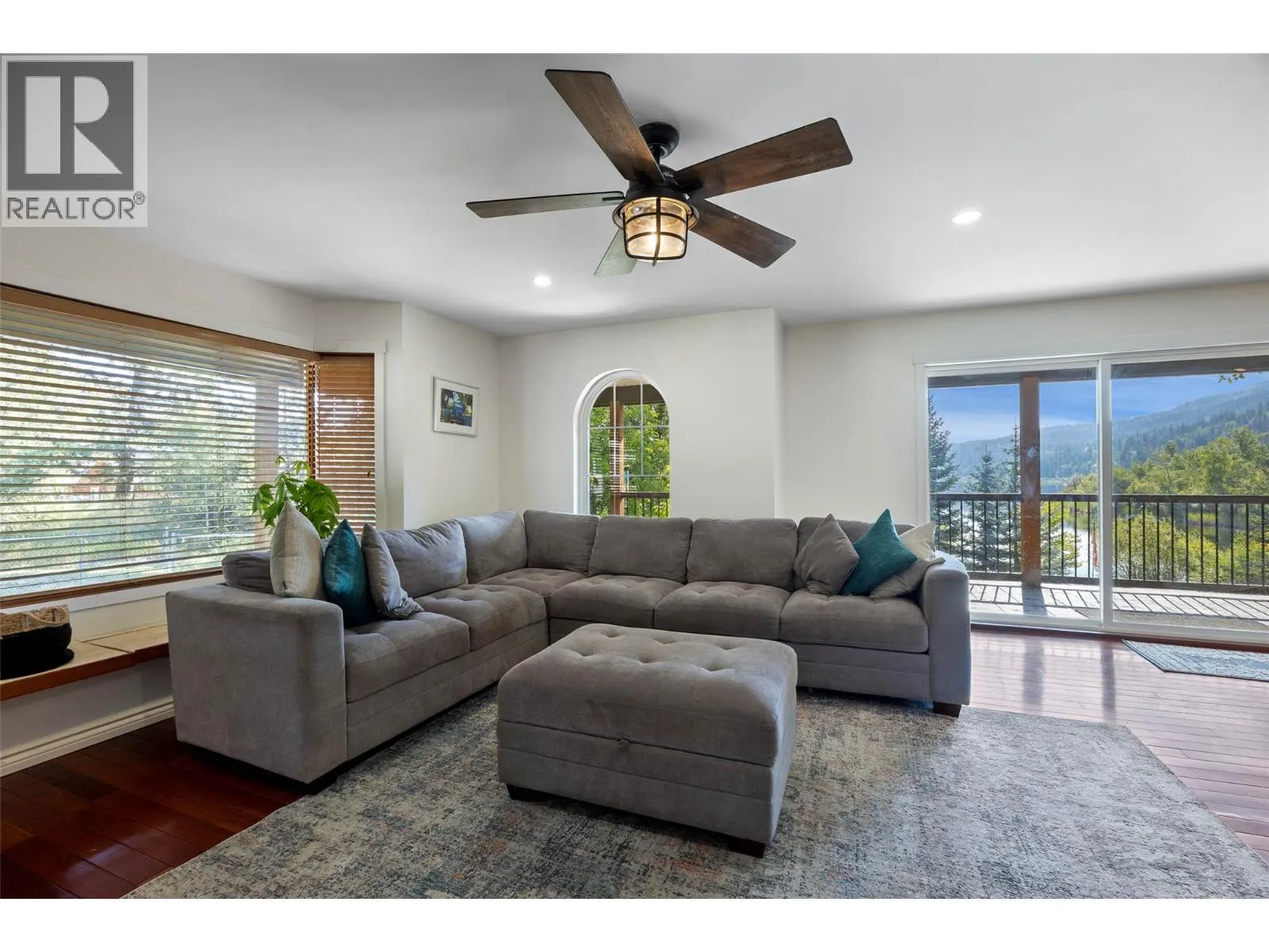 3060 MAQUINNA Road