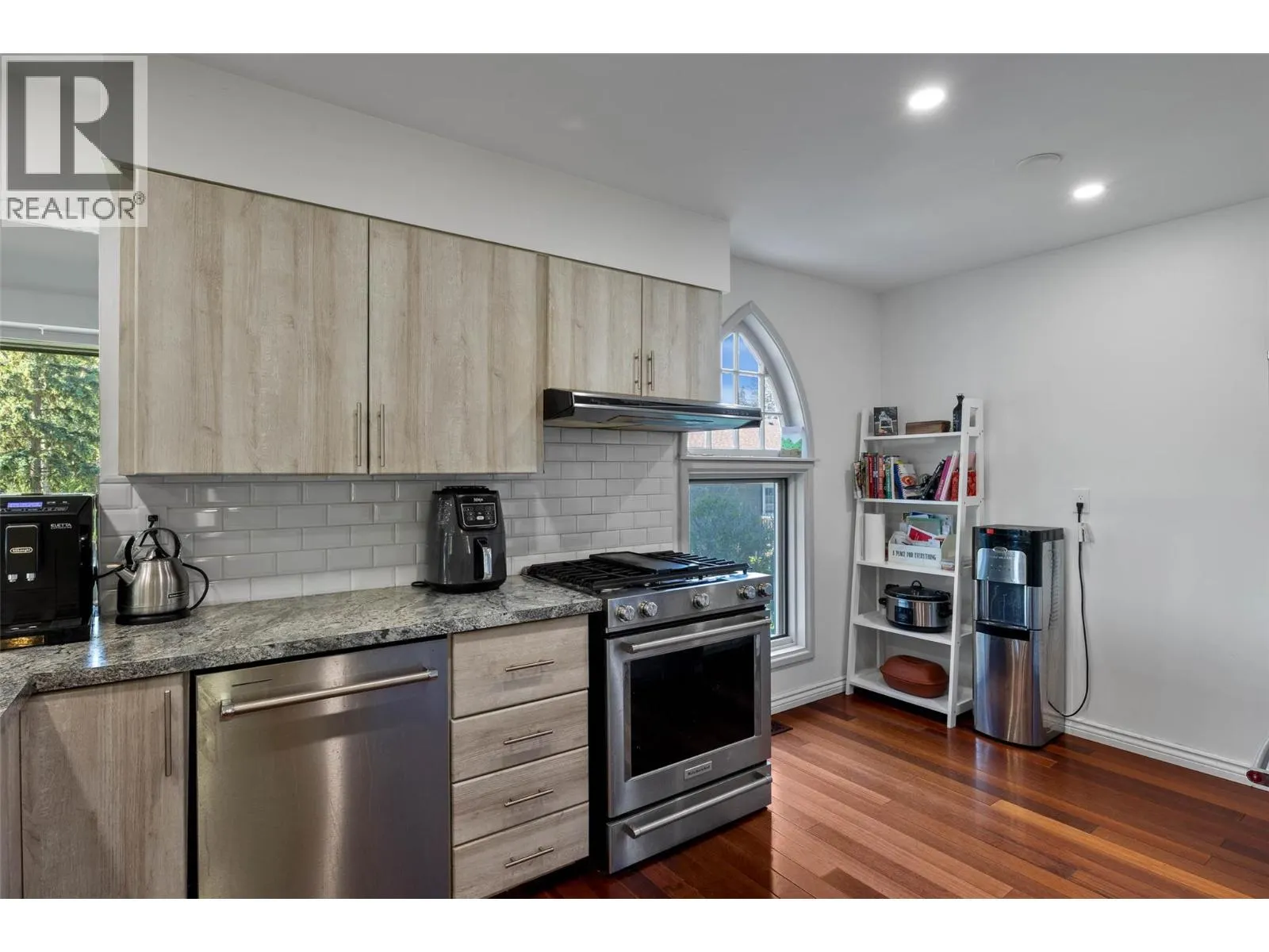 3060 MAQUINNA Road