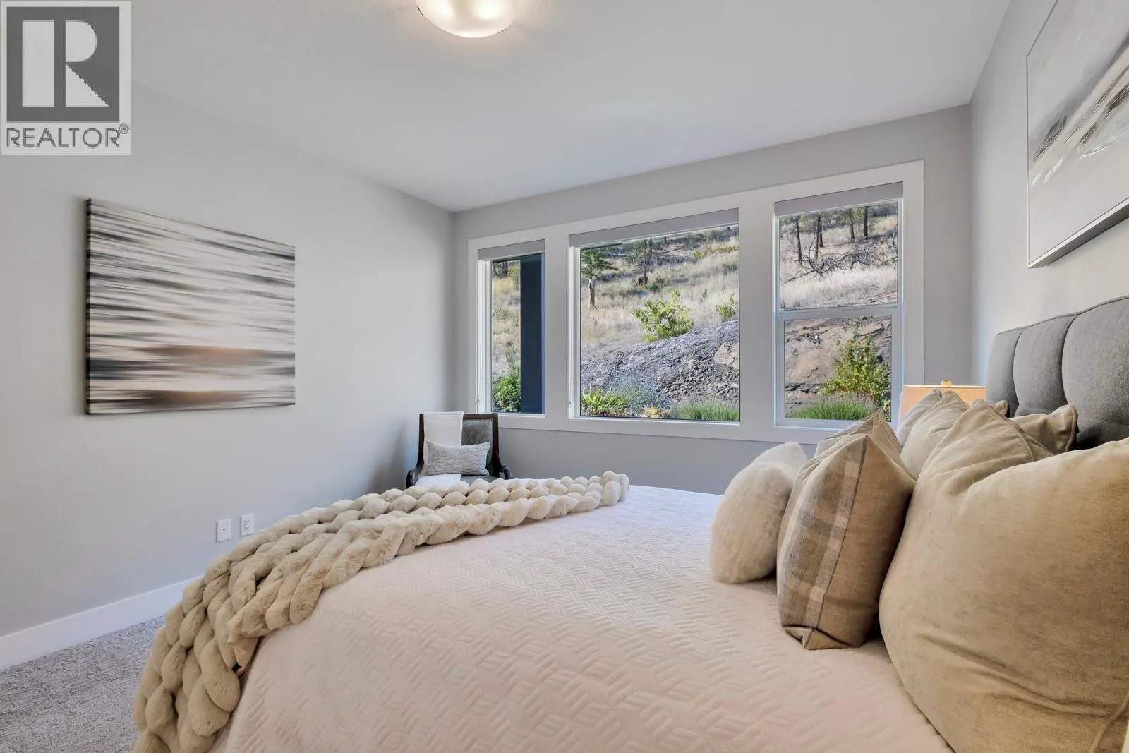 2594 Crown Crest Drive