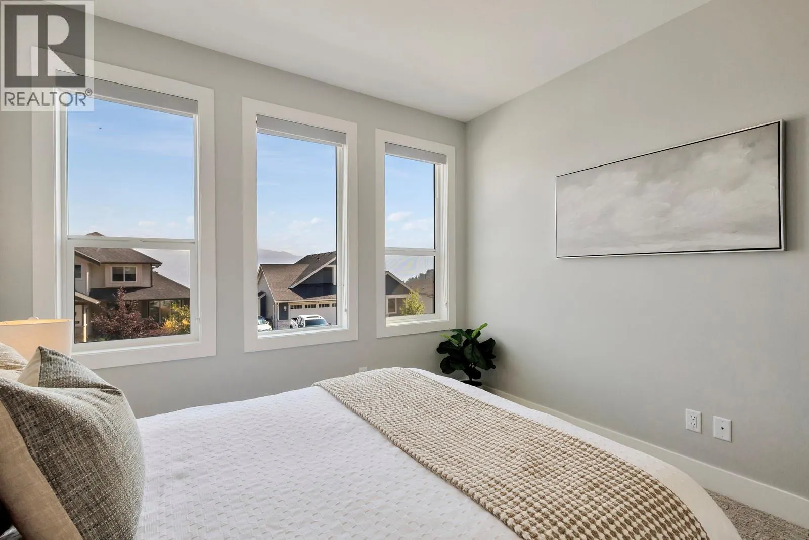 2594 Crown Crest Drive