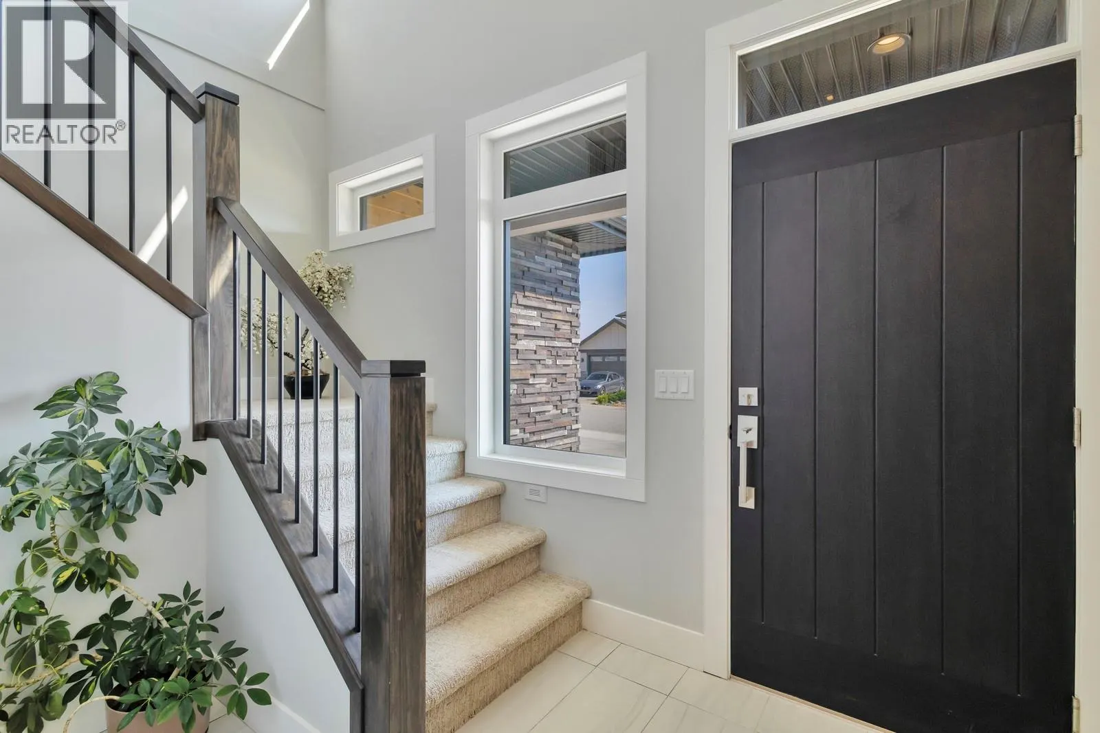 2594 Crown Crest Drive