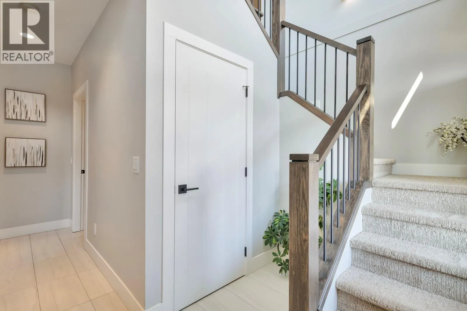 2594 Crown Crest Drive