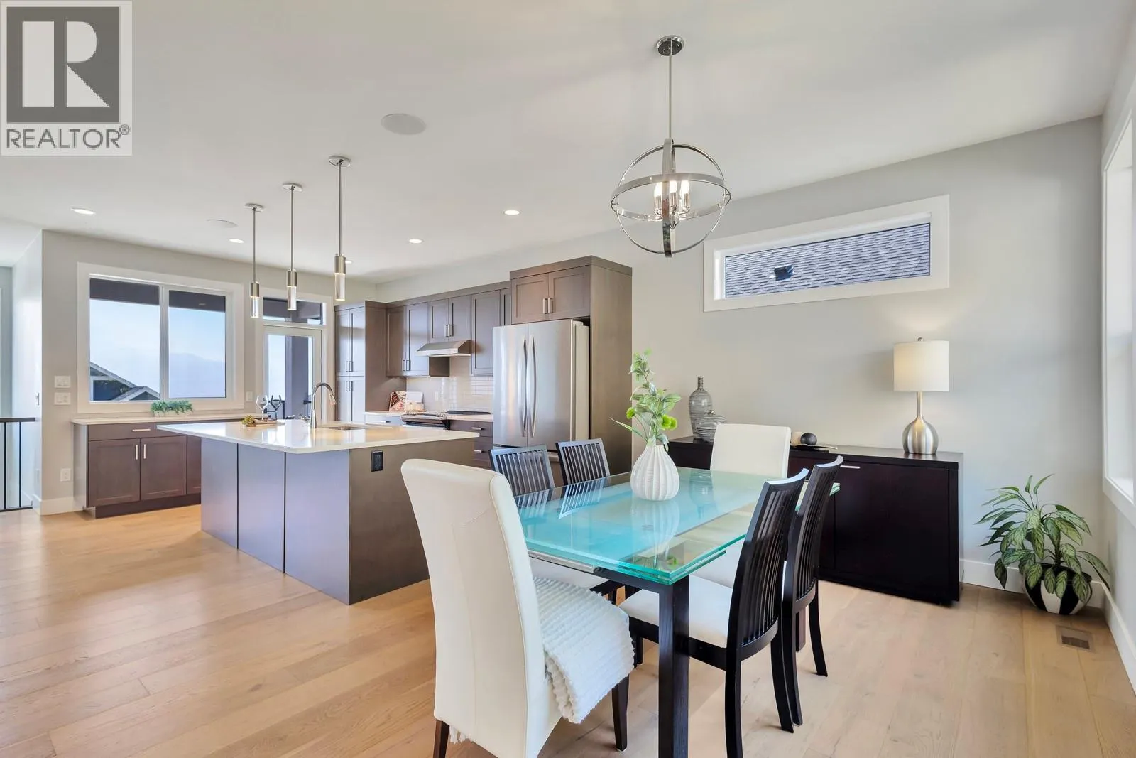 2594 Crown Crest Drive