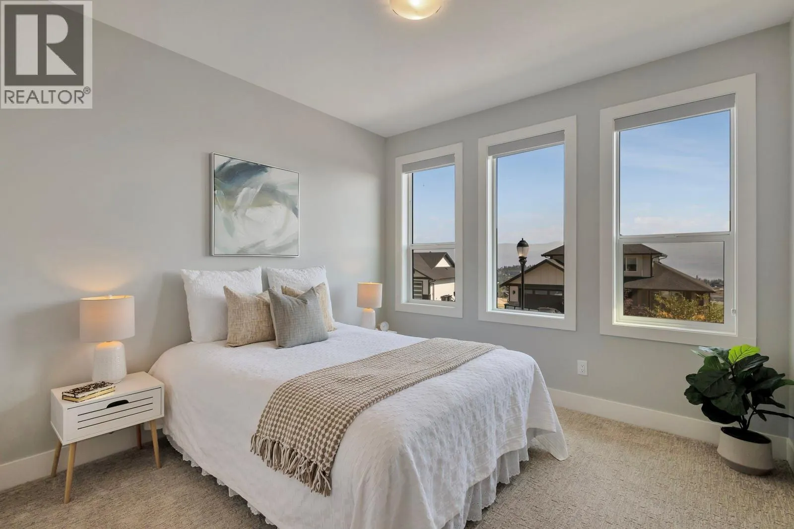 2594 Crown Crest Drive