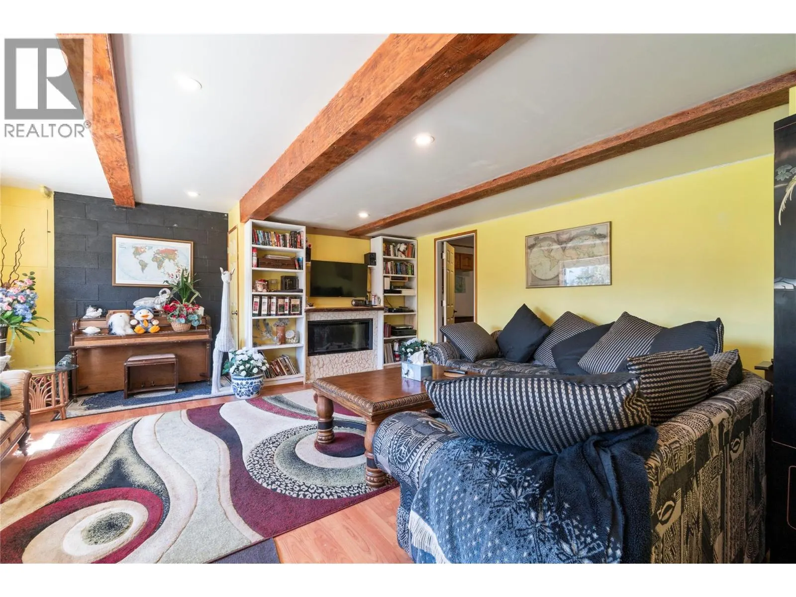 2363 Forest Drive