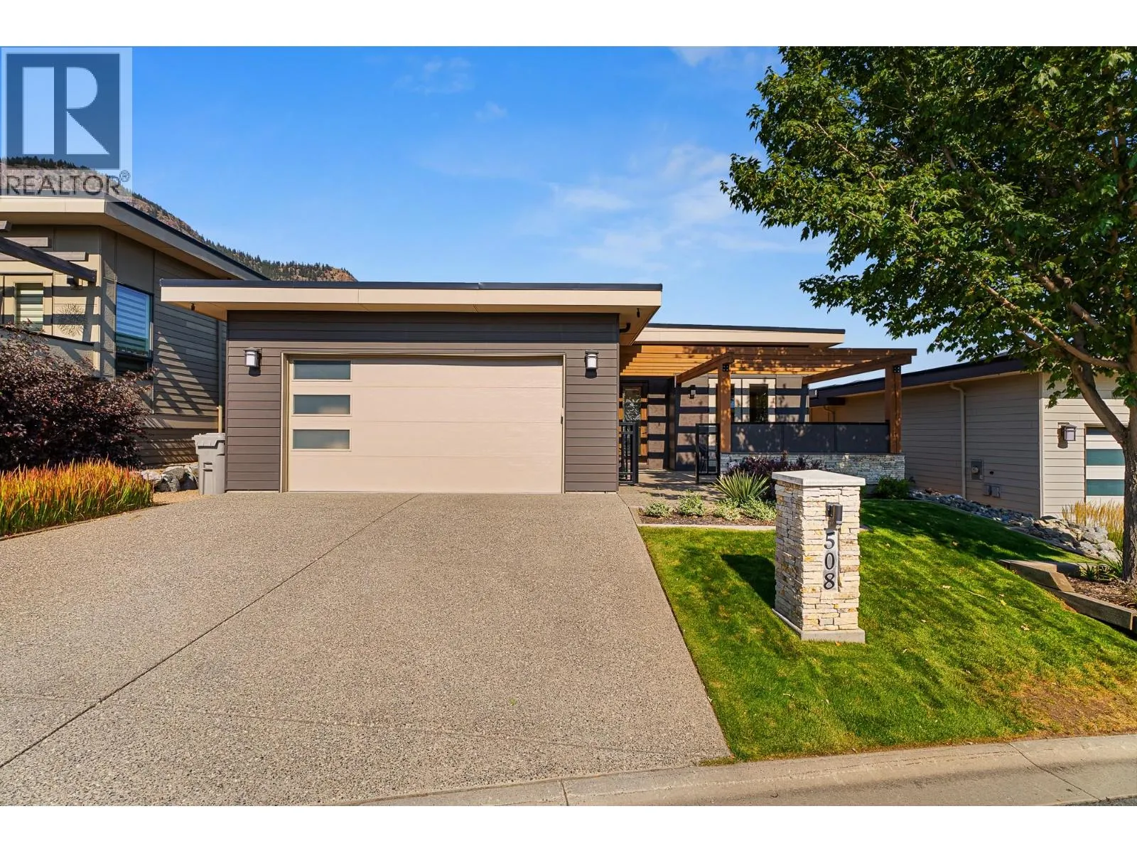 508 POINTE Place