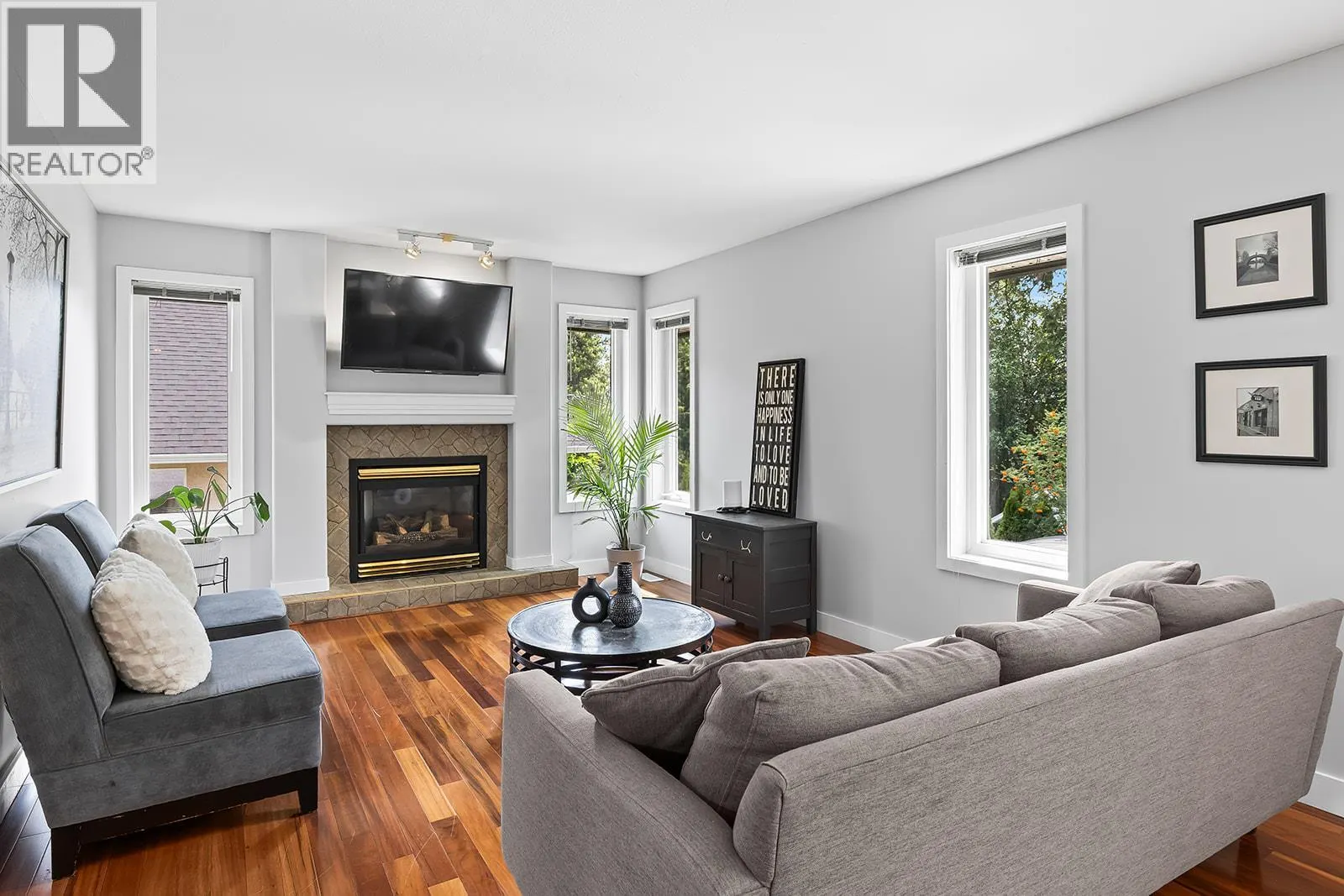 1687 Spruceglen Drive