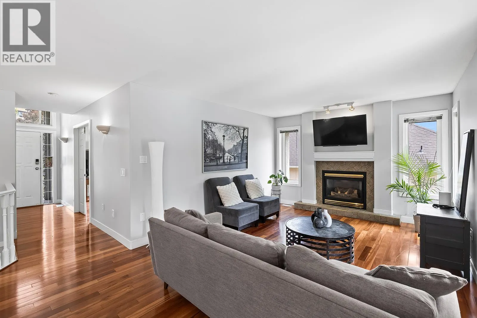 1687 Spruceglen Drive