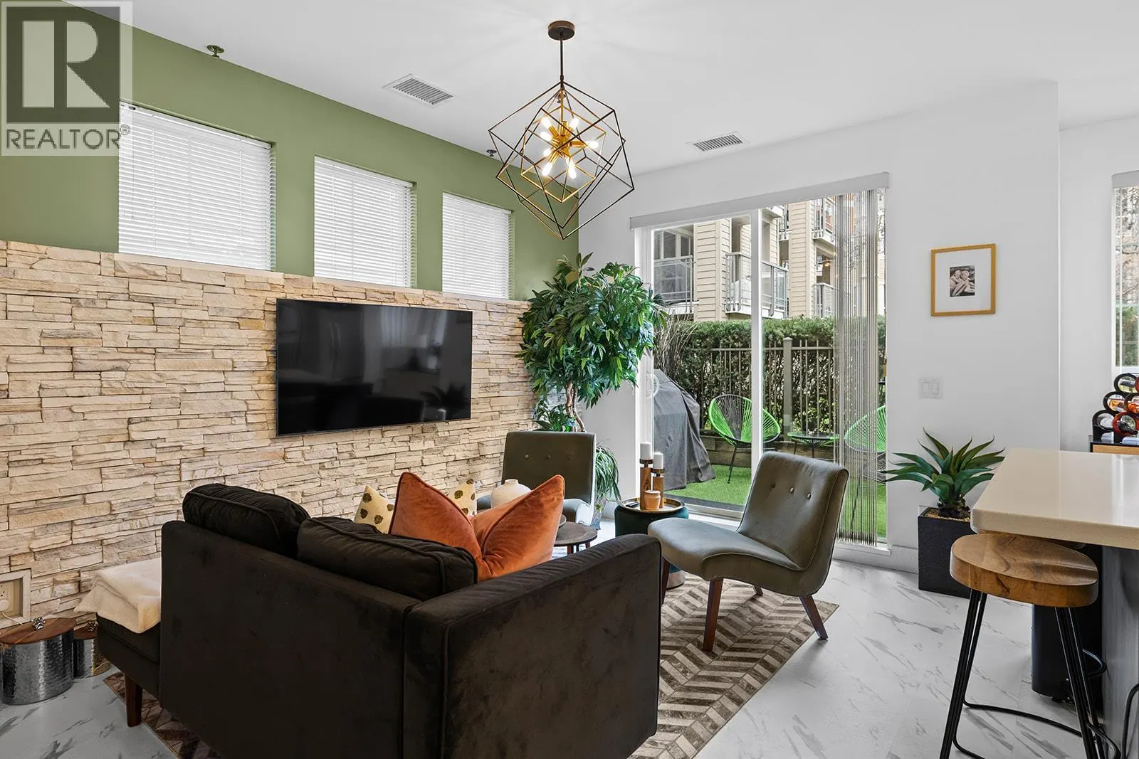 1123 Sunset Drive