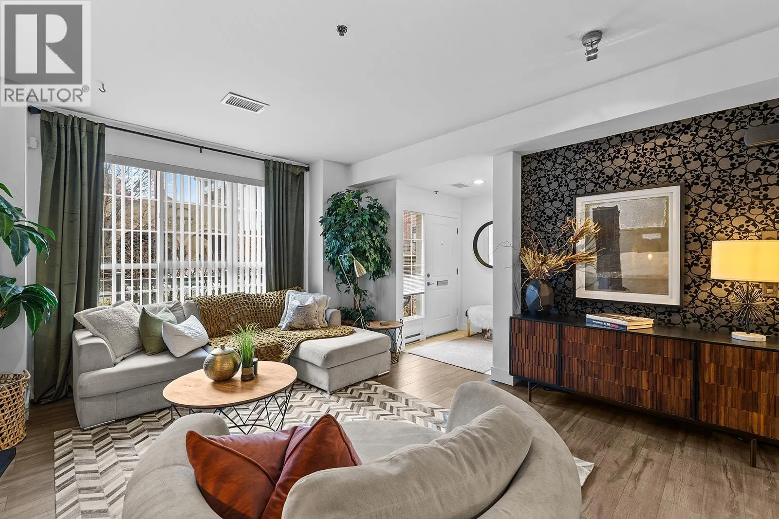 1123 Sunset Drive