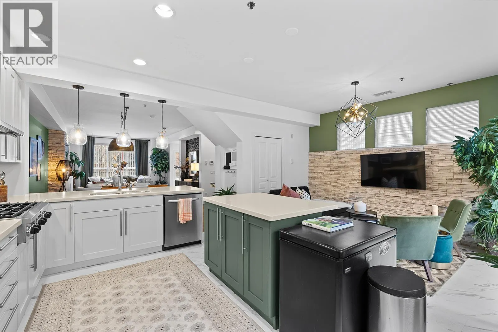 1123 Sunset Drive