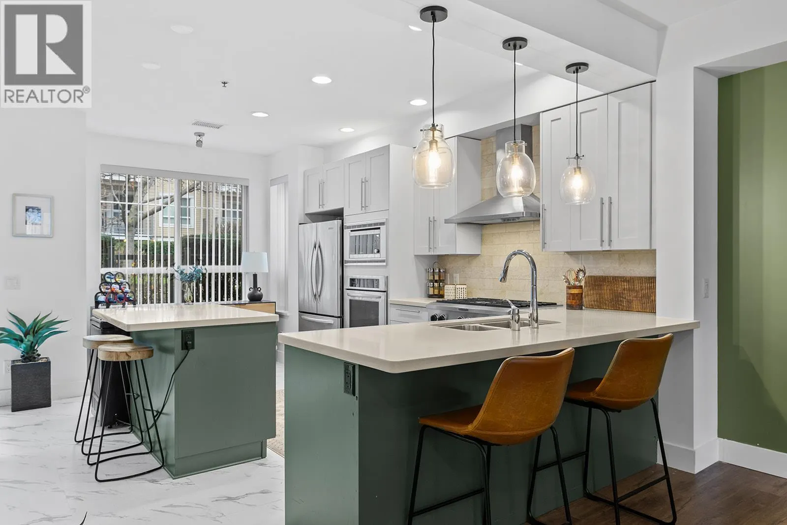 1123 Sunset Drive