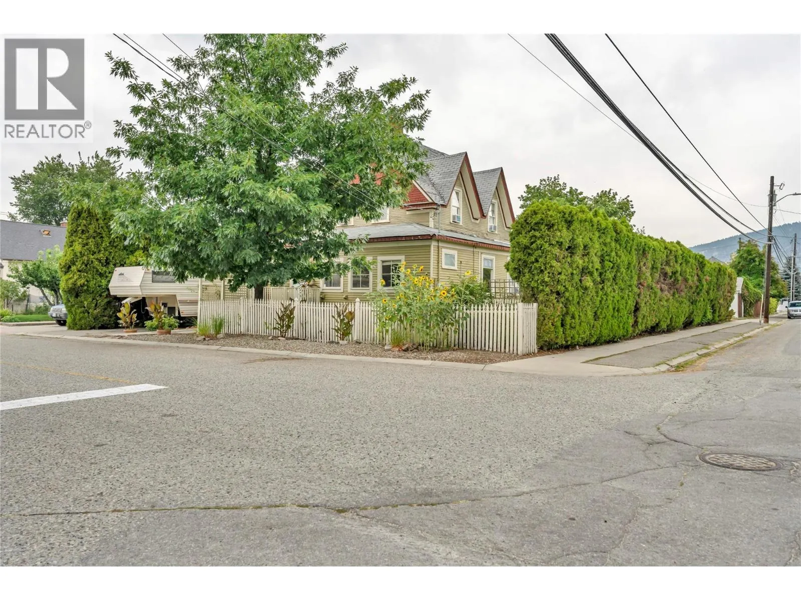 494 Young Street