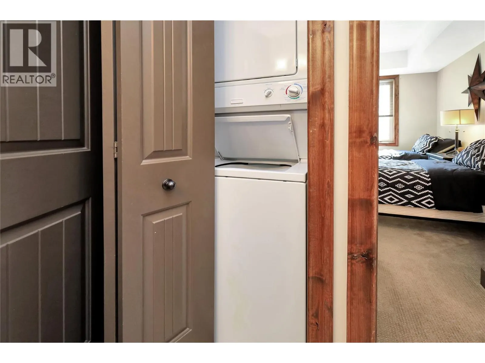 7495 COLUMBIA Avenue Unit# 1111