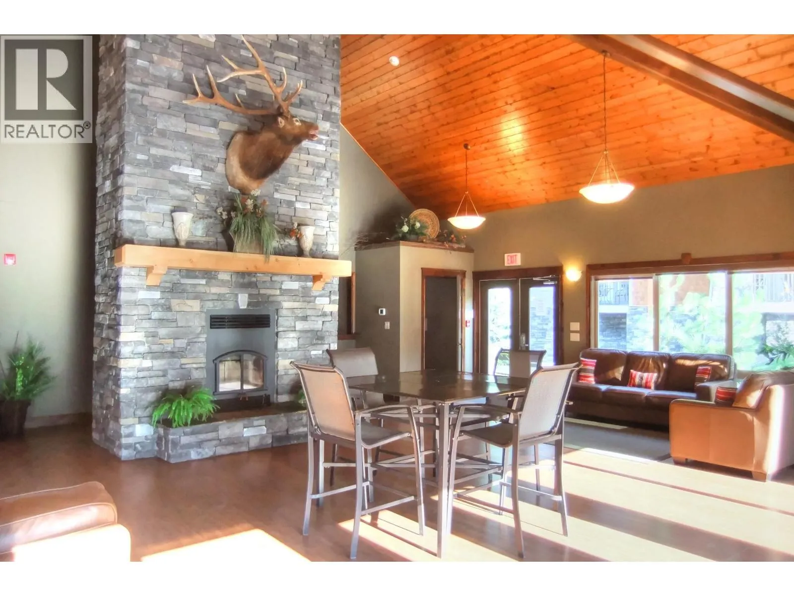 7495 COLUMBIA Avenue Unit# 1111