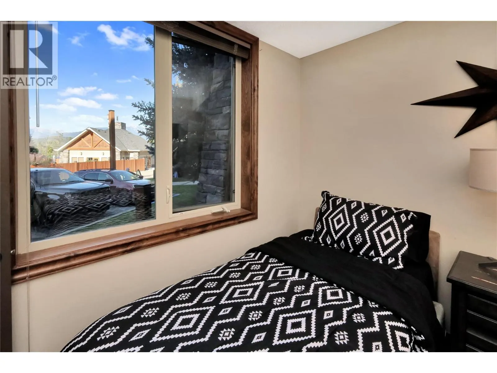 7495 COLUMBIA Avenue Unit# 1111