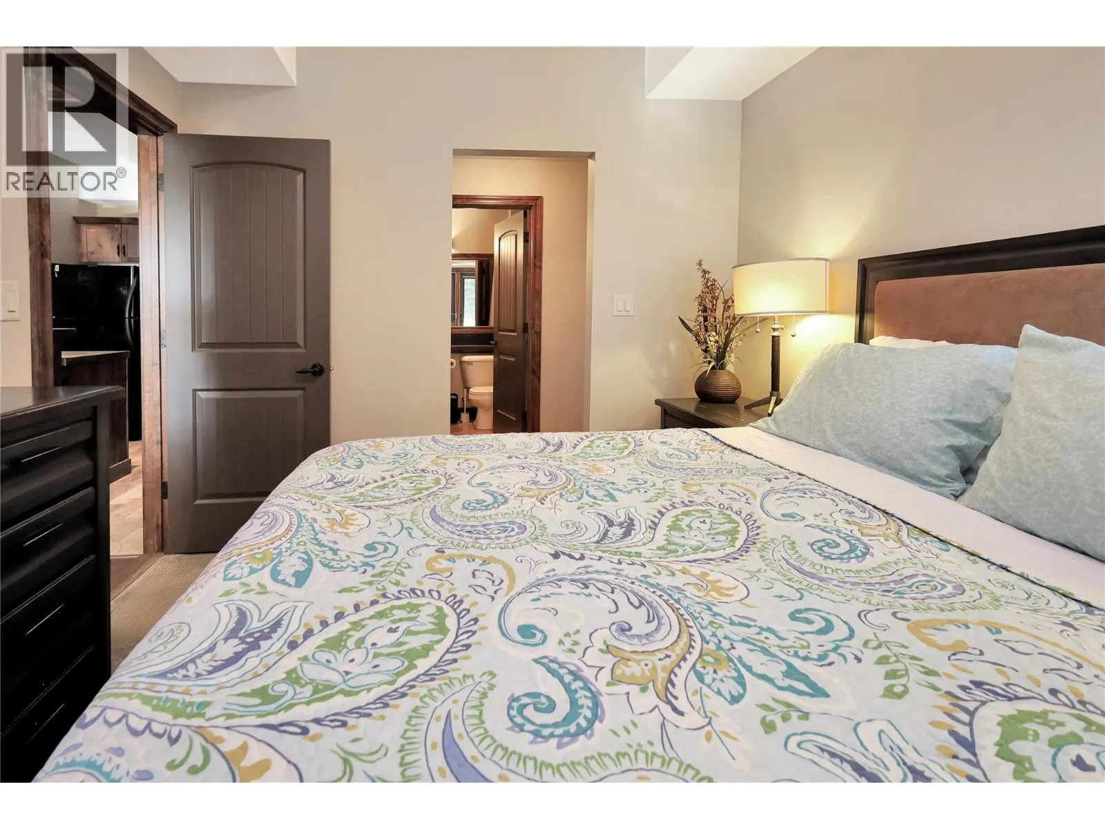 7495 COLUMBIA Avenue Unit# 1111