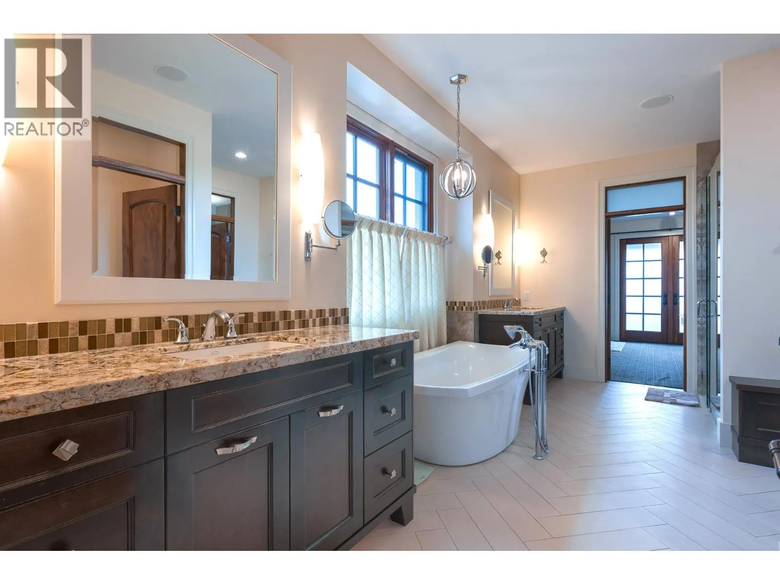 2457 Selkirk Drive