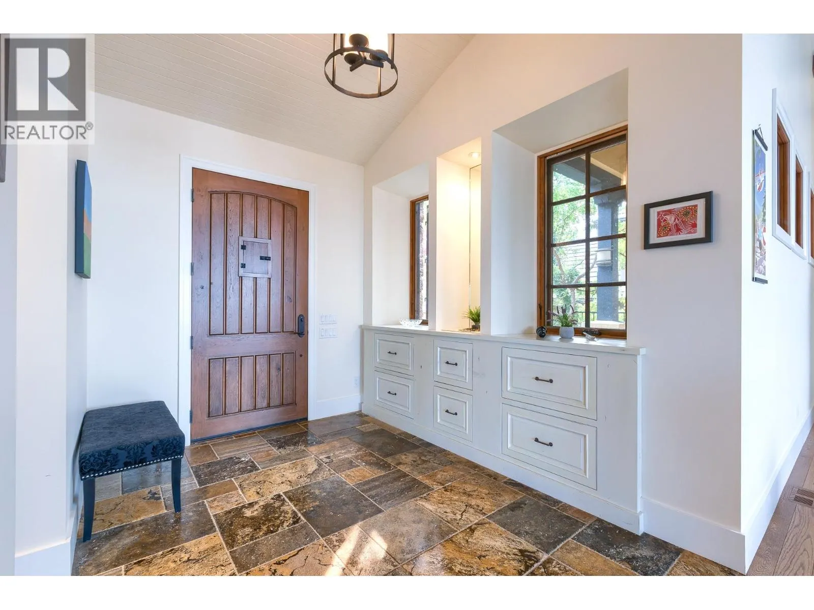2457 Selkirk Drive