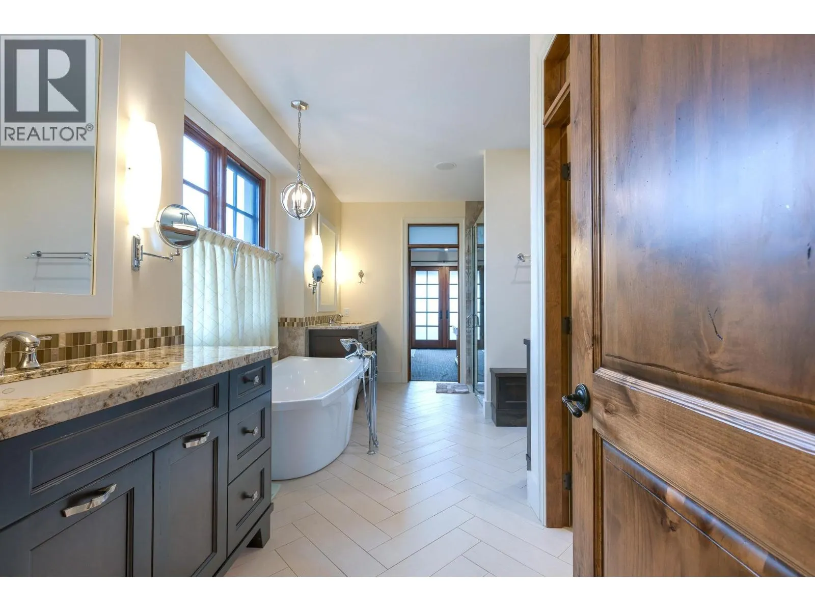 2457 Selkirk Drive