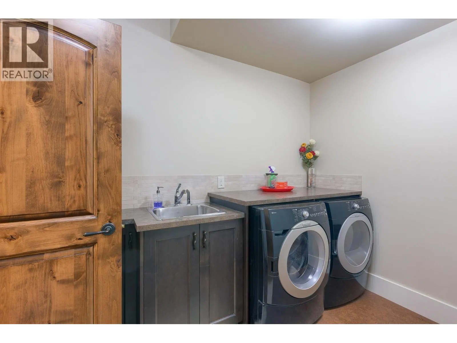 2457 Selkirk Drive