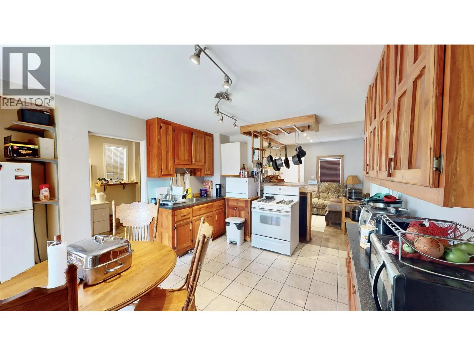 213 5th Avenue S