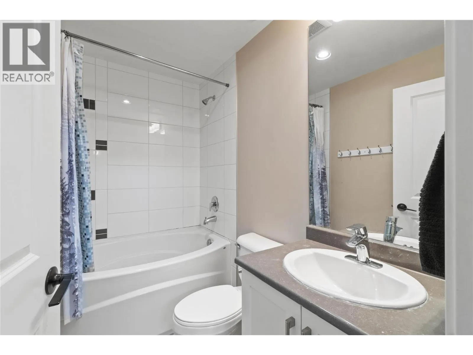2200 Linfield Drive Unit# 21