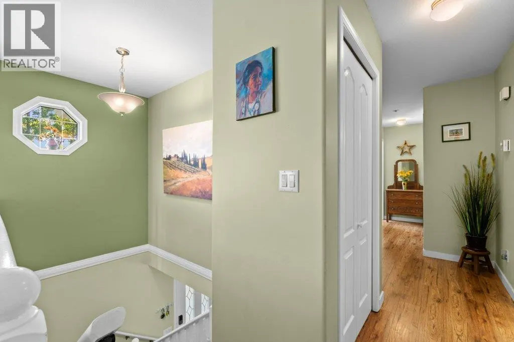320 17 Street SE