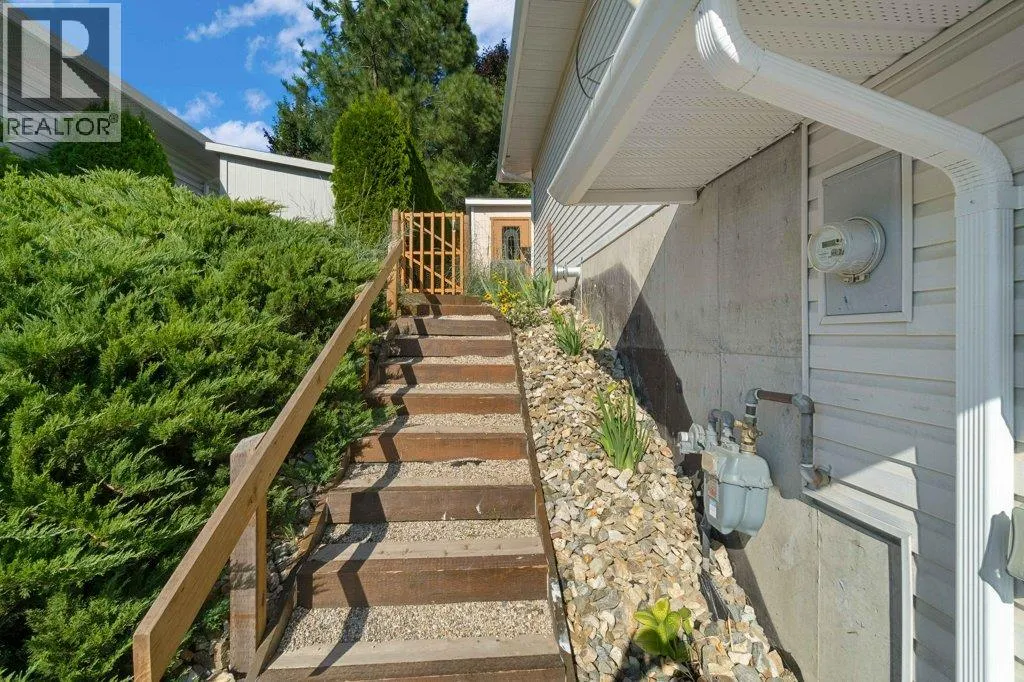 320 17 Street SE