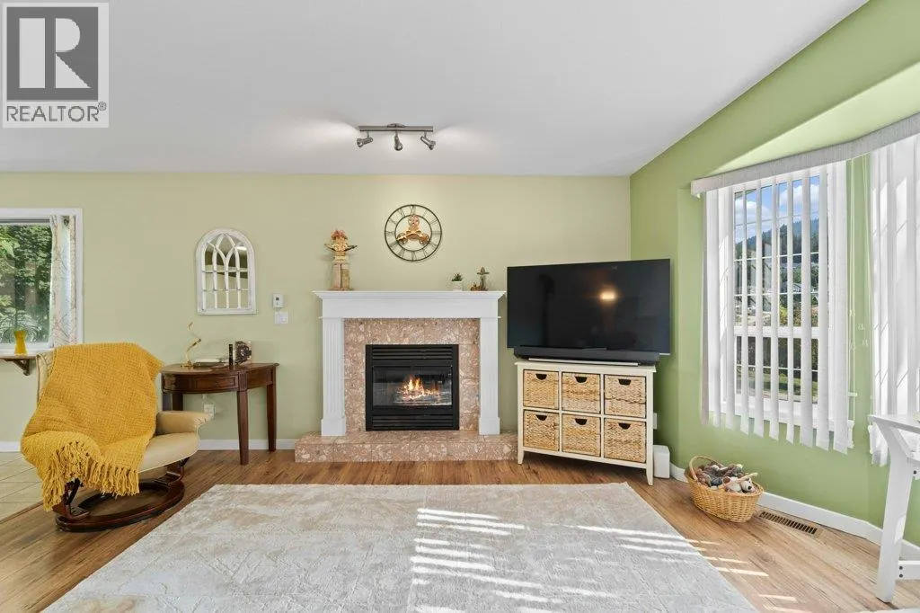 320 17 Street SE