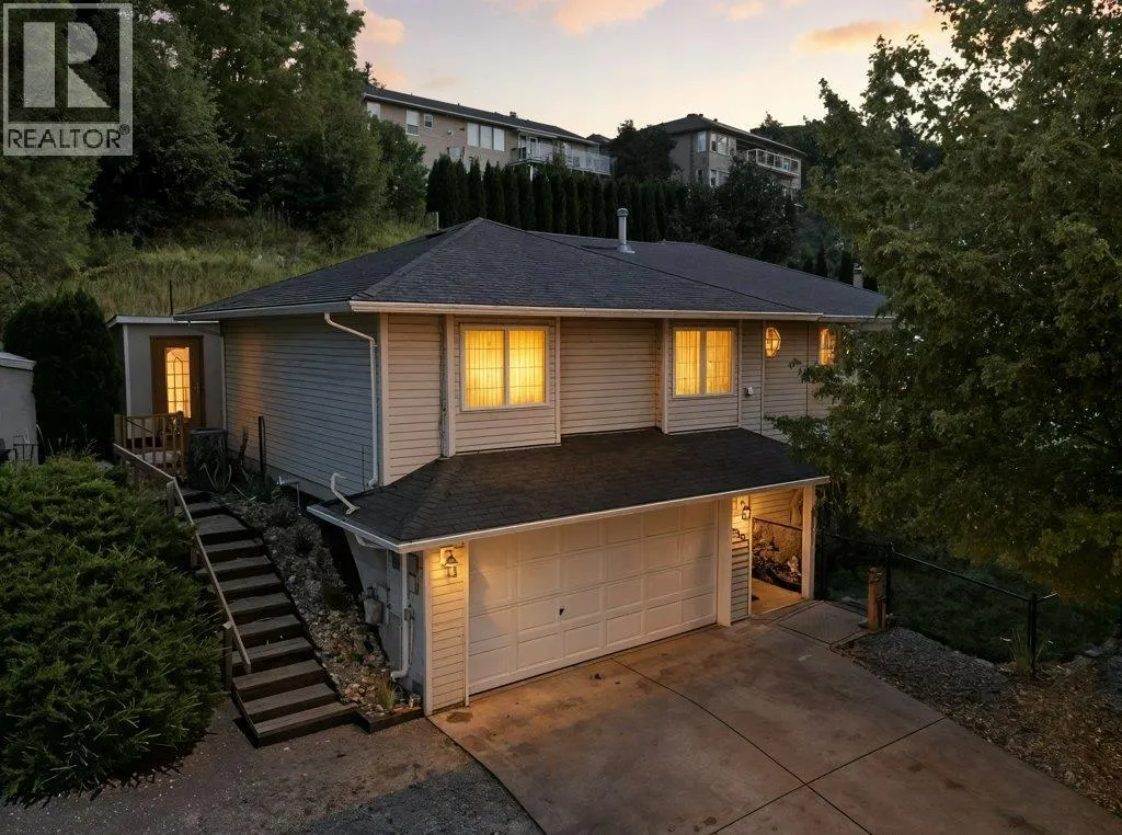 320 17 Street SE