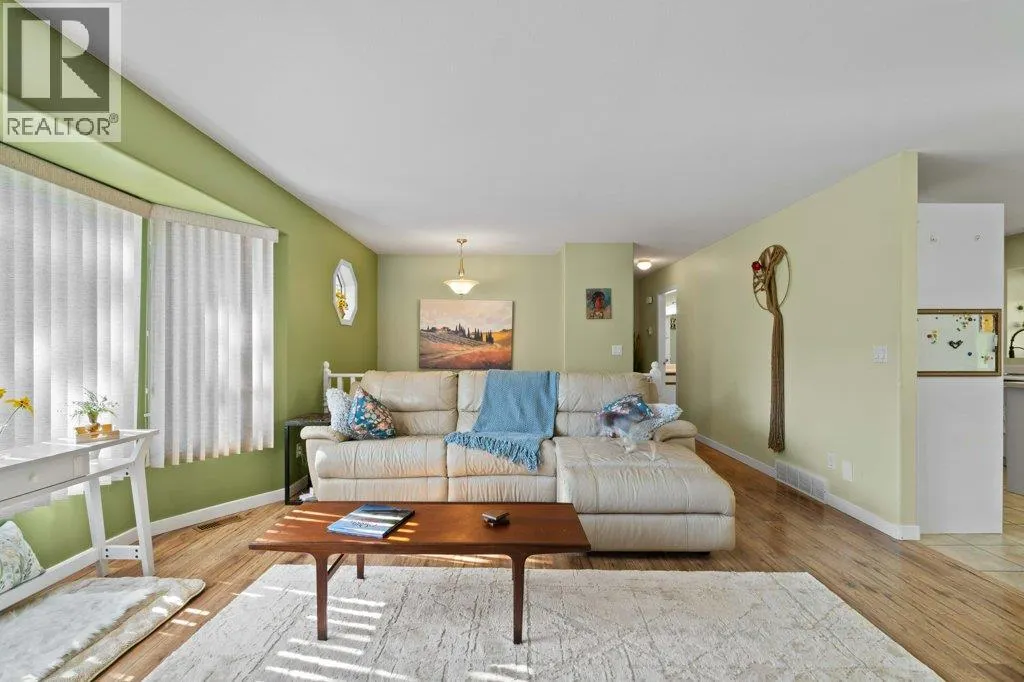 320 17 Street SE