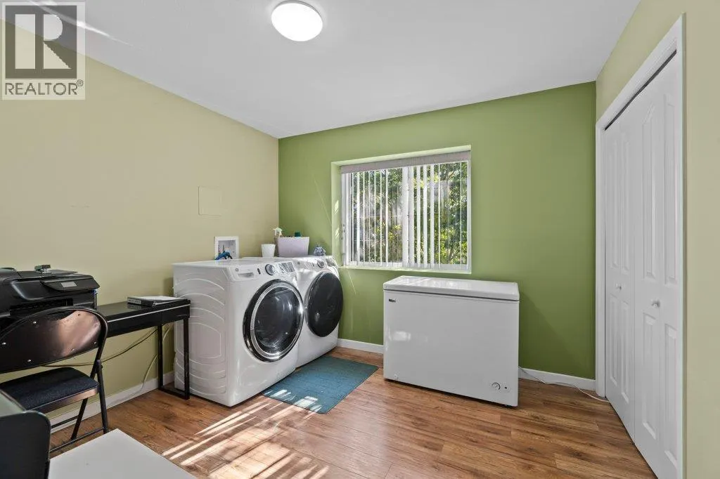 320 17 Street SE