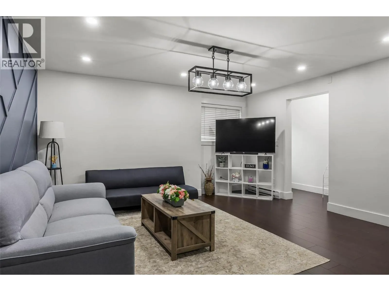 825 Fernie Court