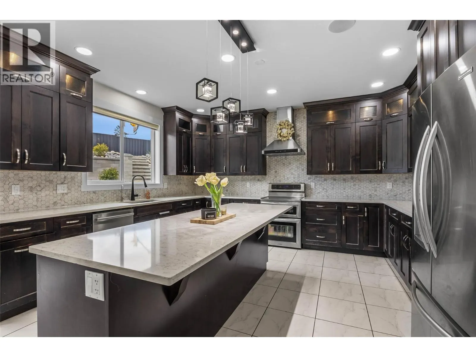 825 Fernie Court