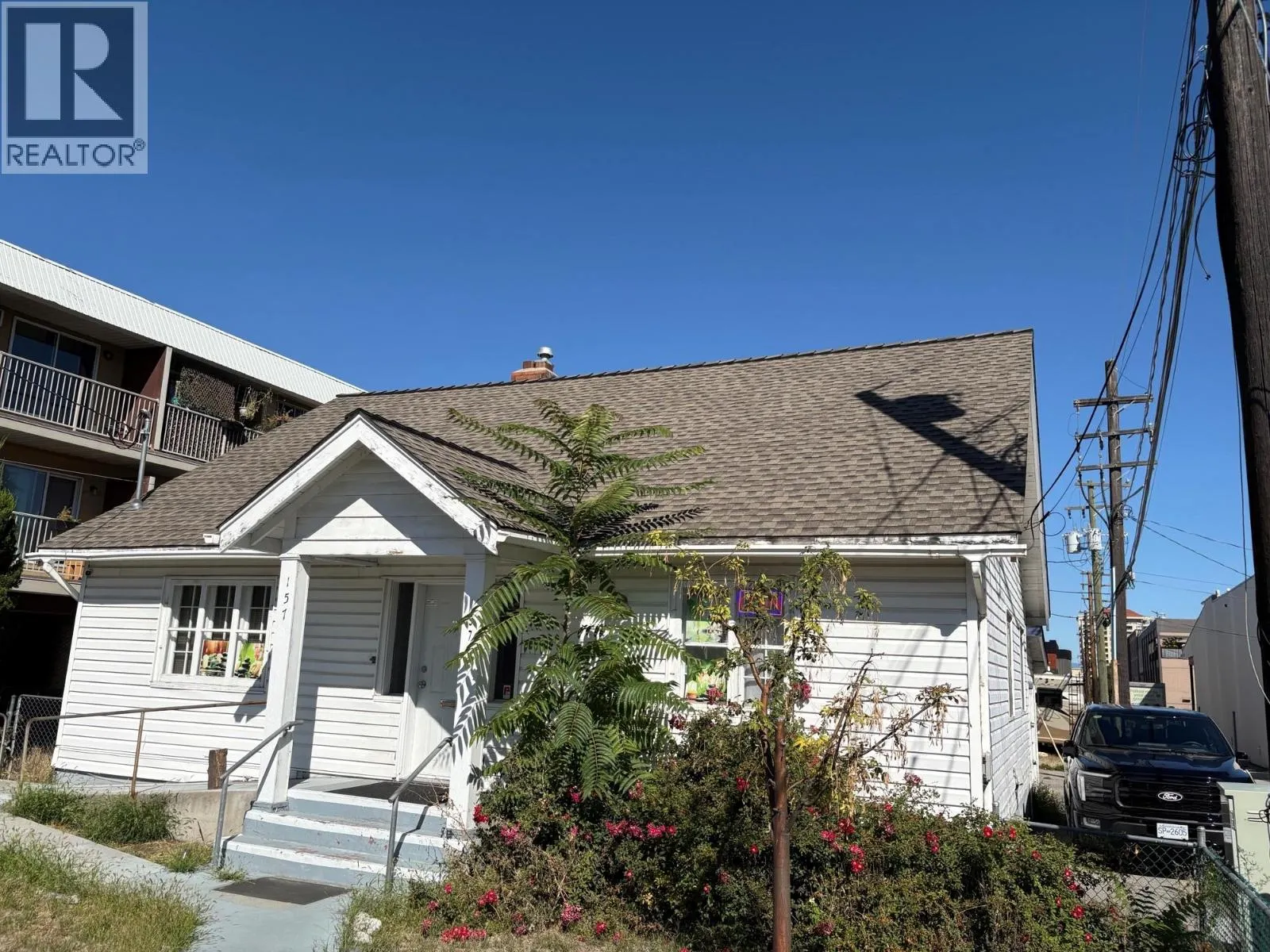 157 WADE Avenue W
