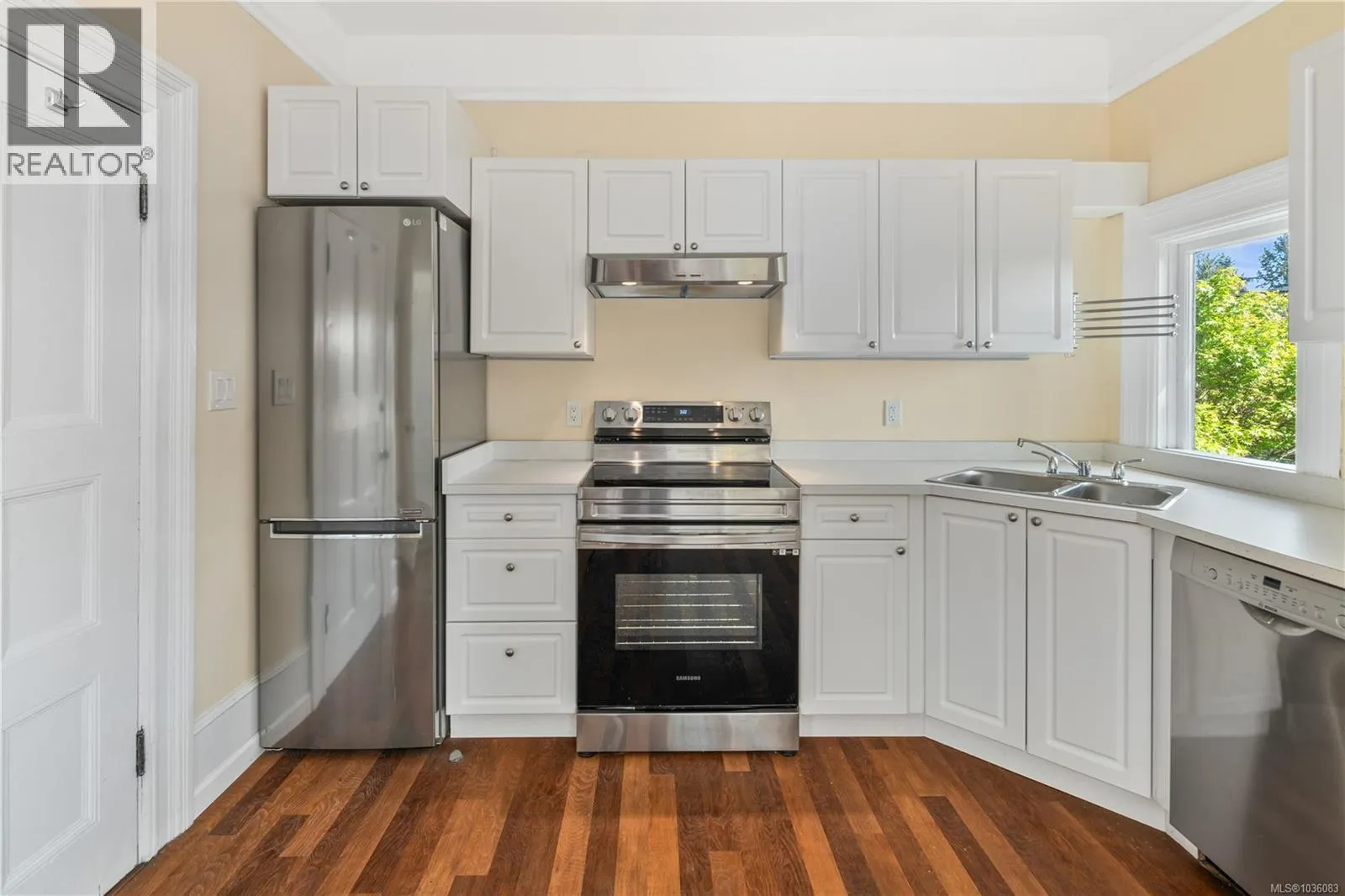1171 Rockland Ave