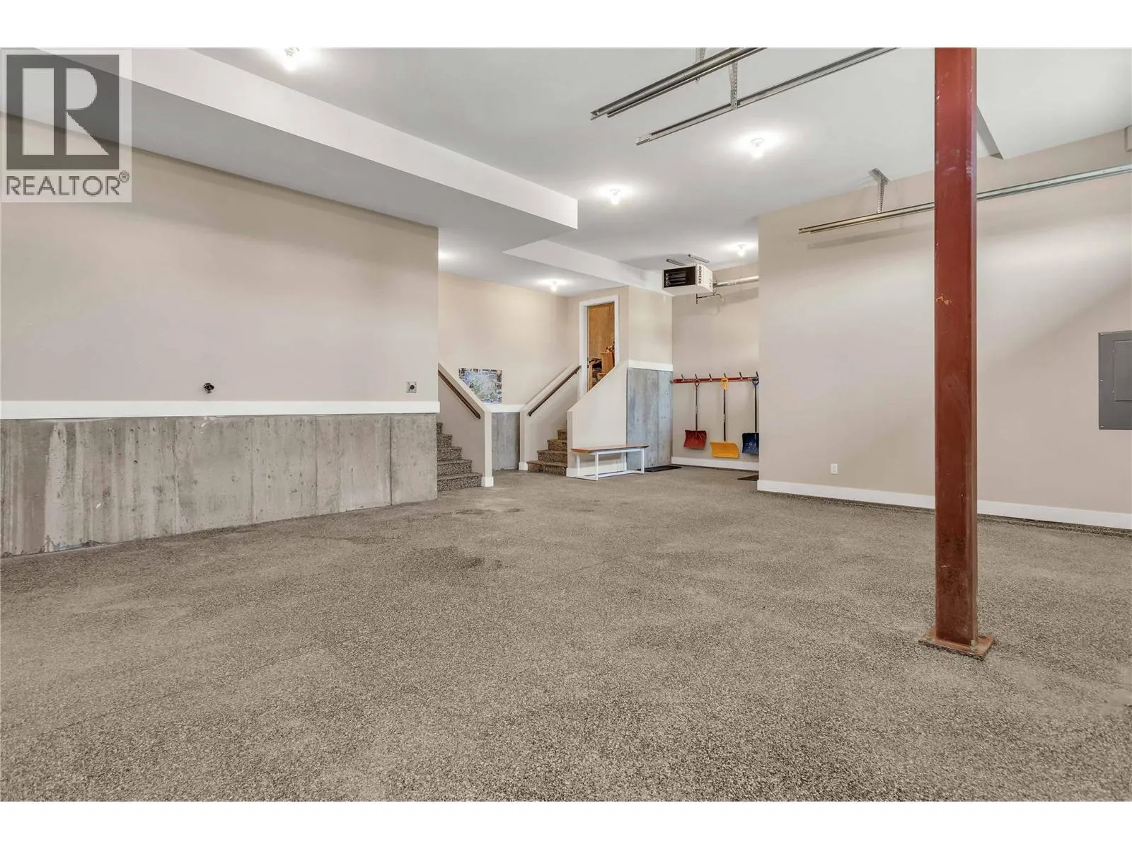 345 Feathertop Way