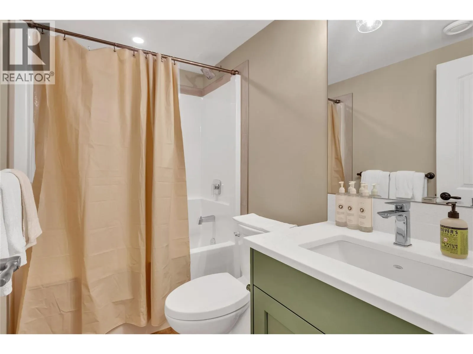 345 Feathertop Way