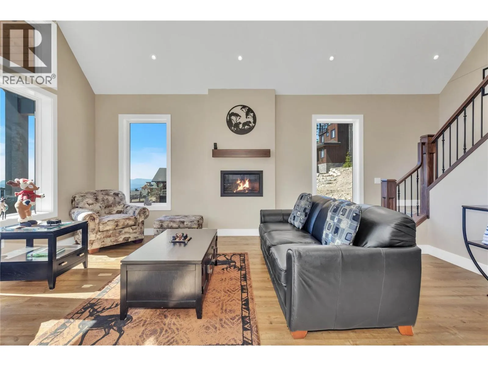 345 Feathertop Way