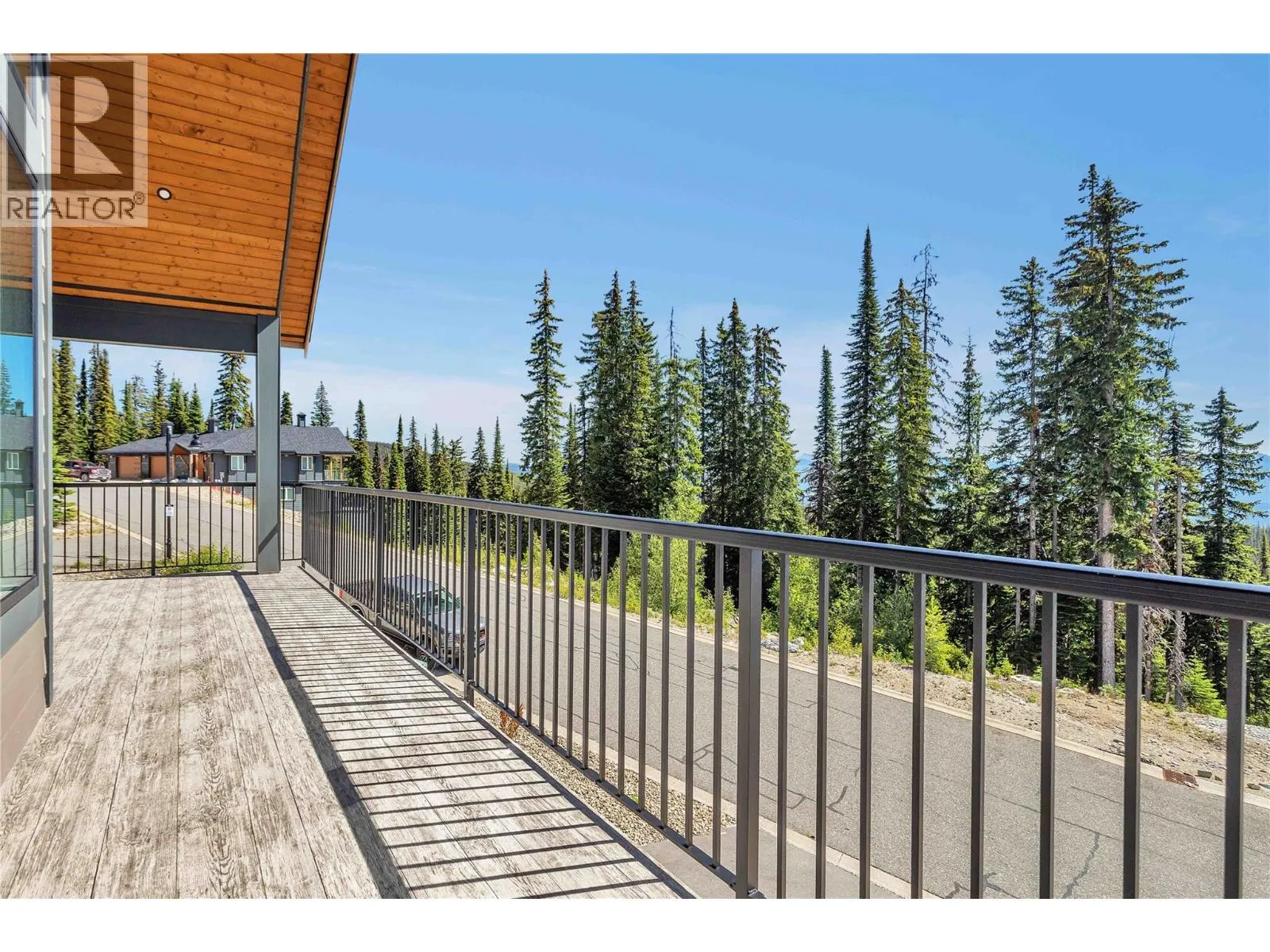 345 Feathertop Way