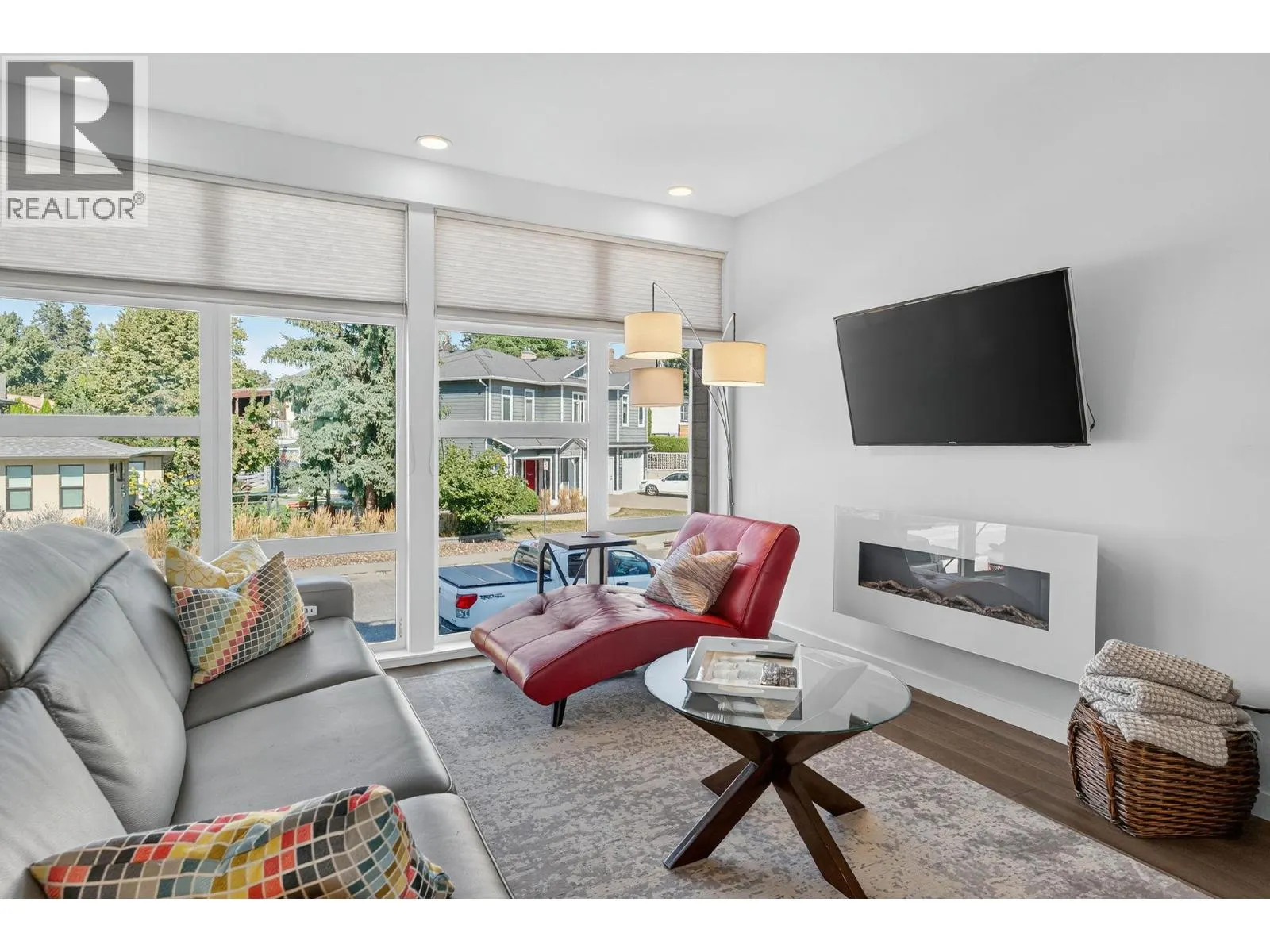 1515 Highland Drive Unit# 33
