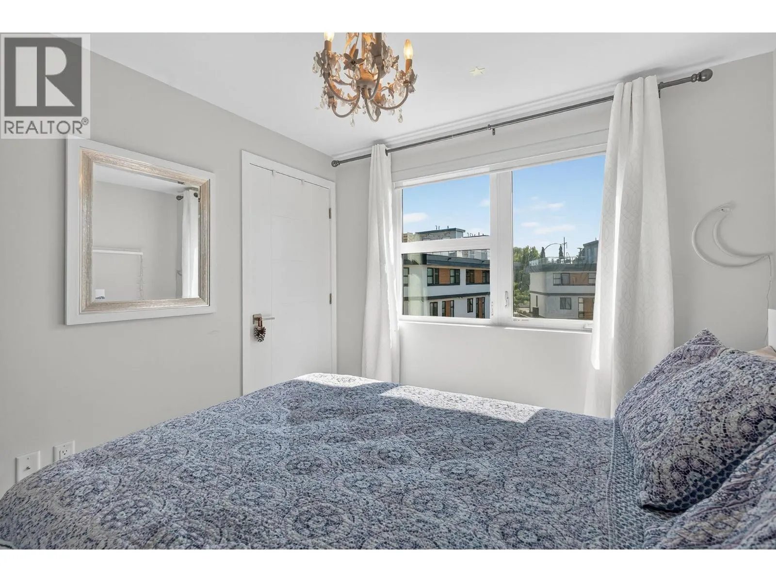 1515 Highland Drive Unit# 33