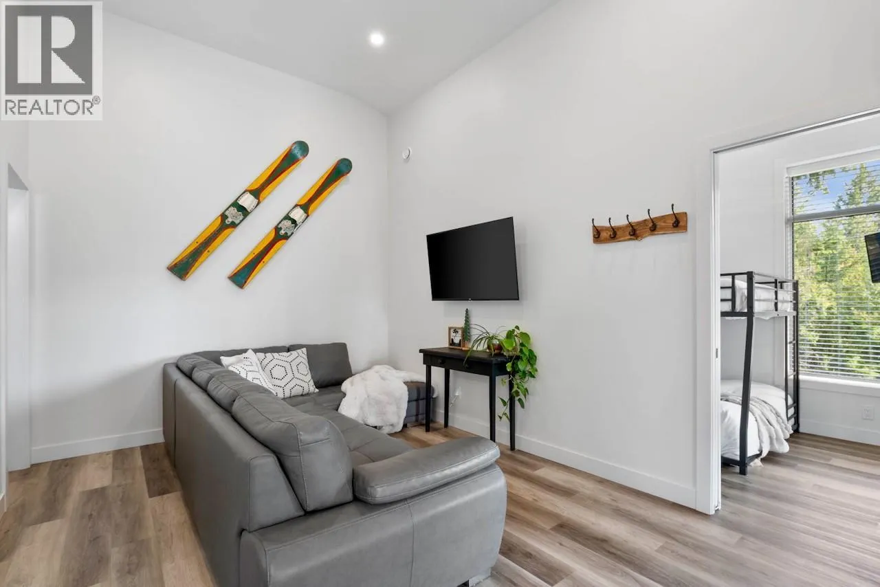 2731 Fairview Road