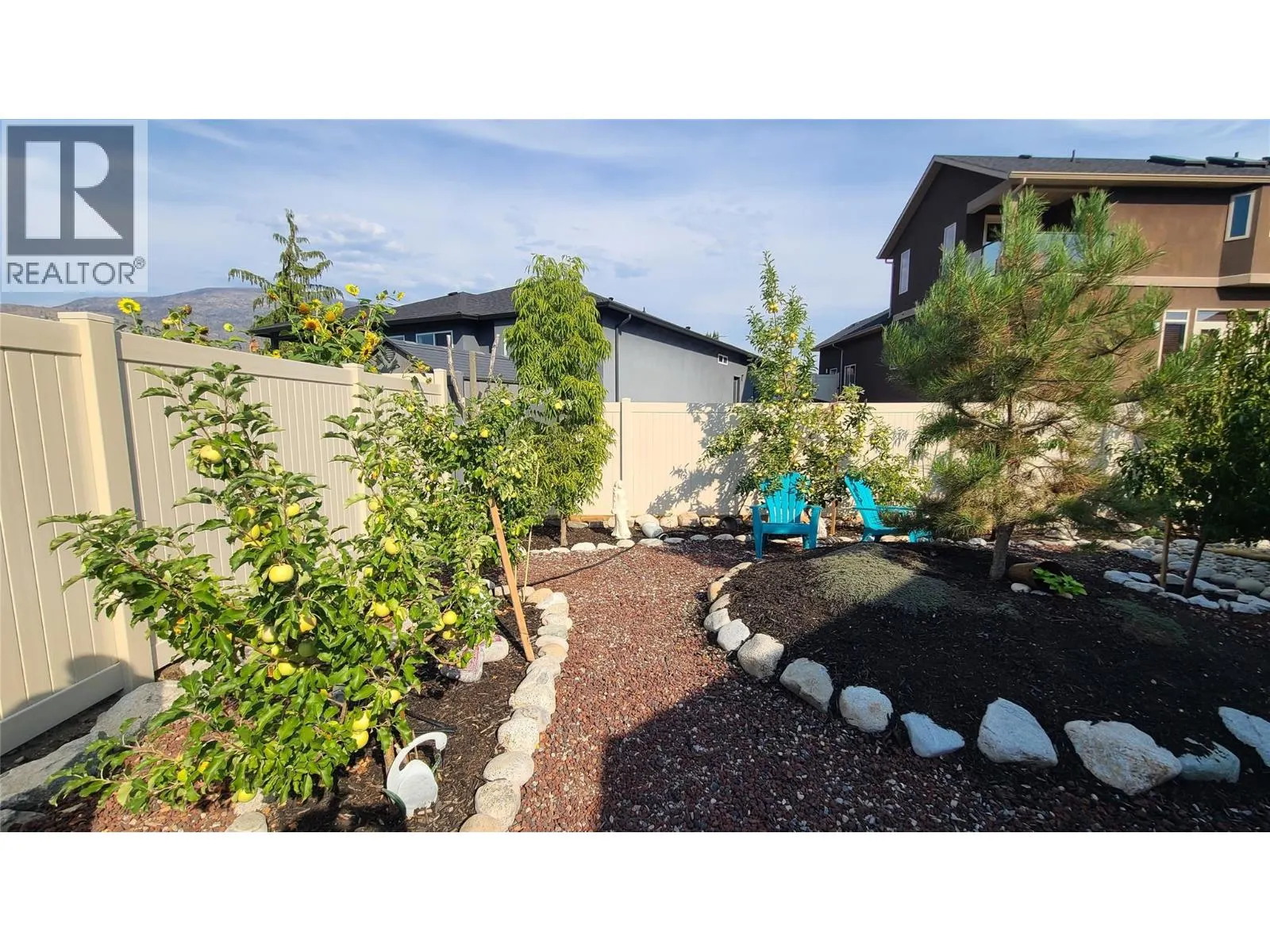 6941 MEADOWS DR Drive